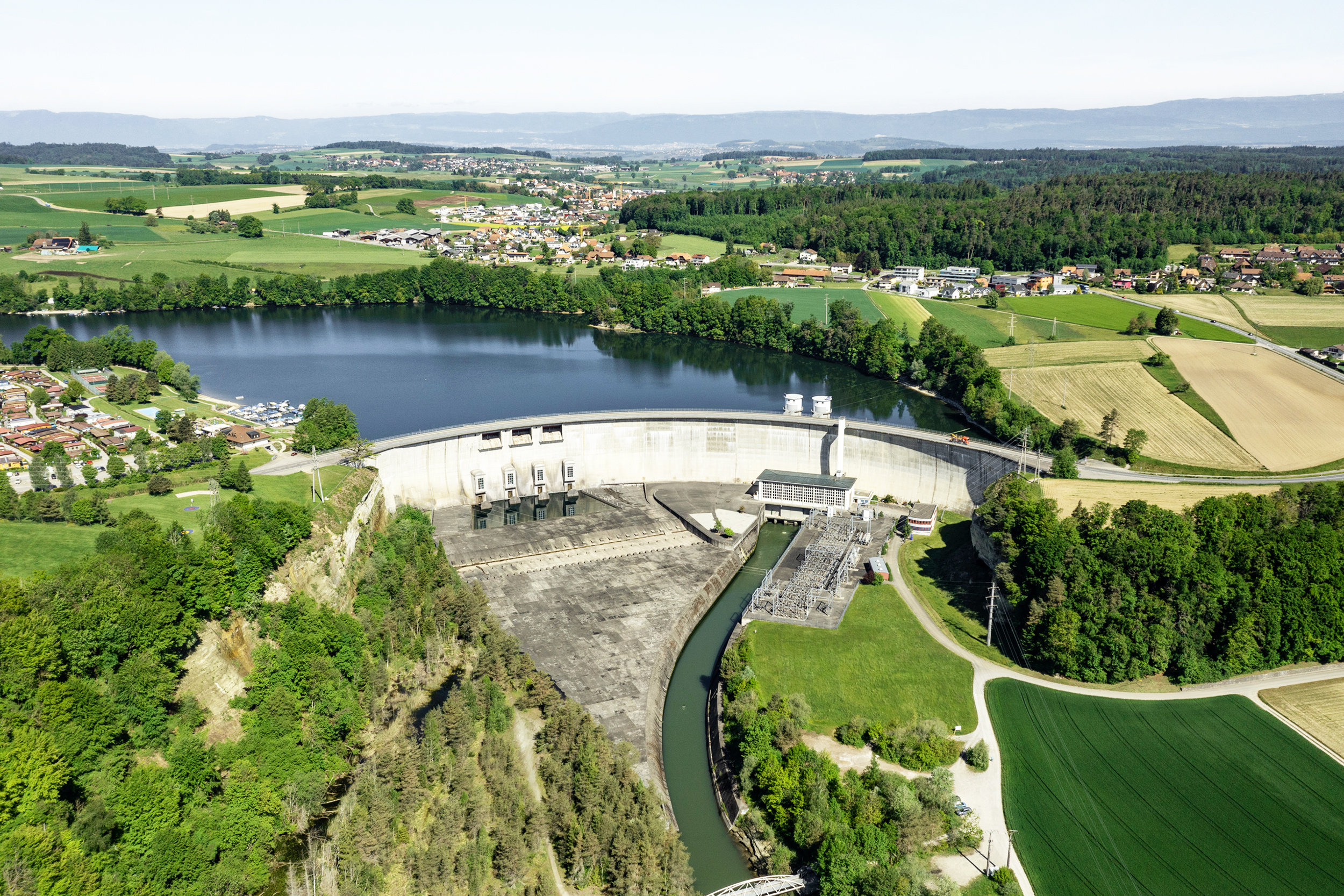 H-TEC SYSTEMS und Groupe E treiben Wasserstoffproduktion mit Wasserkraft in der Schweiz voran